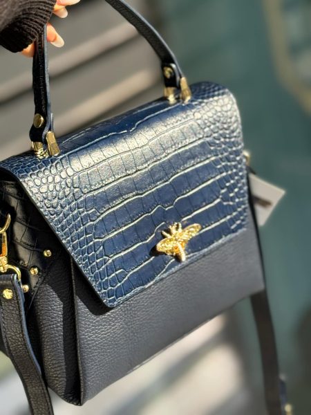 Medium Bee Bleumarin